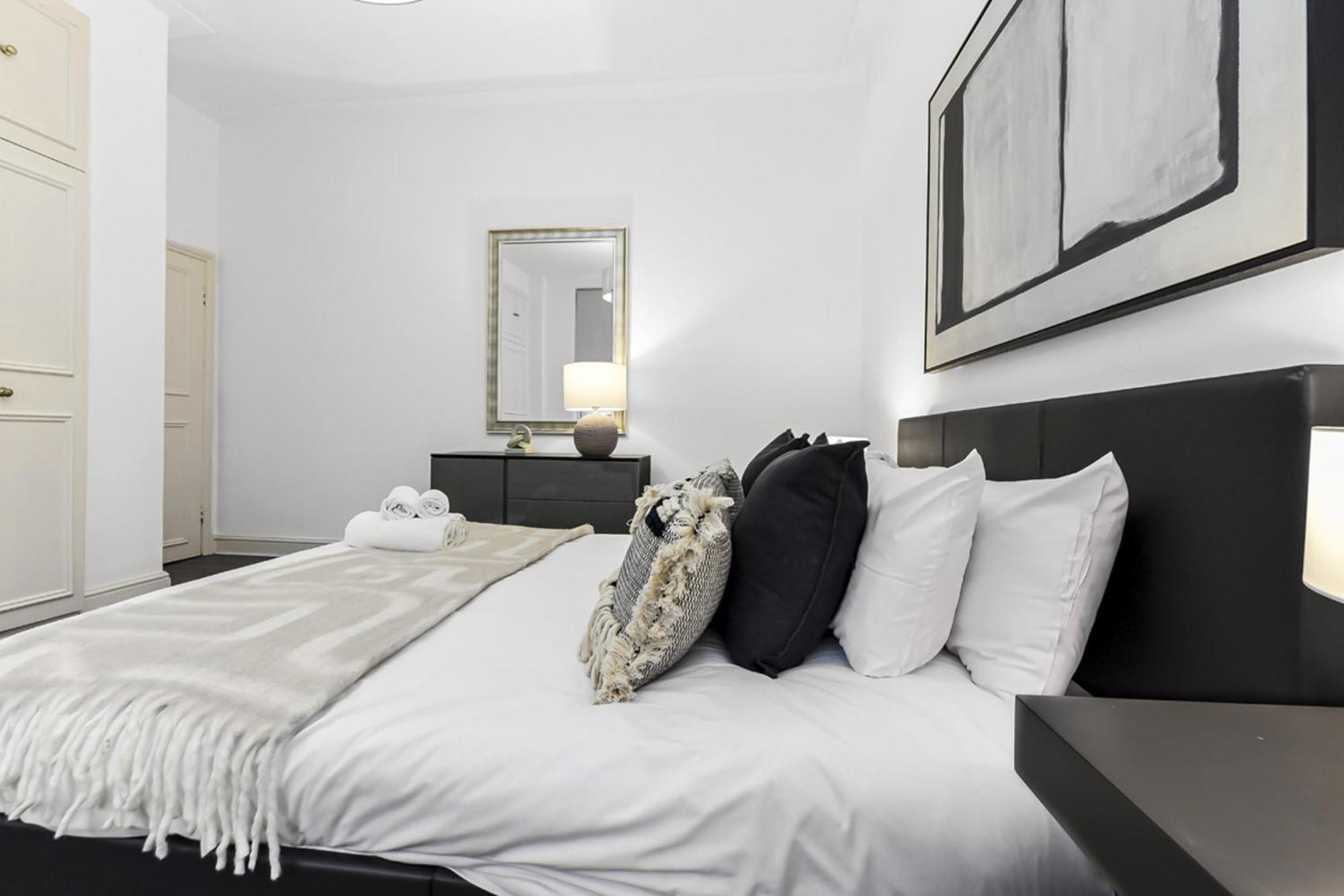 2 Bed Apartment- Mayfair 1 Лондон Экстерьер фото